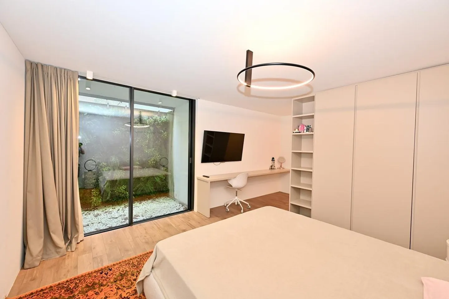 Moderne Luxusvilla - Frieden, Privatsphäre und zeitgenössische Eleganz - Foto 20 von 25