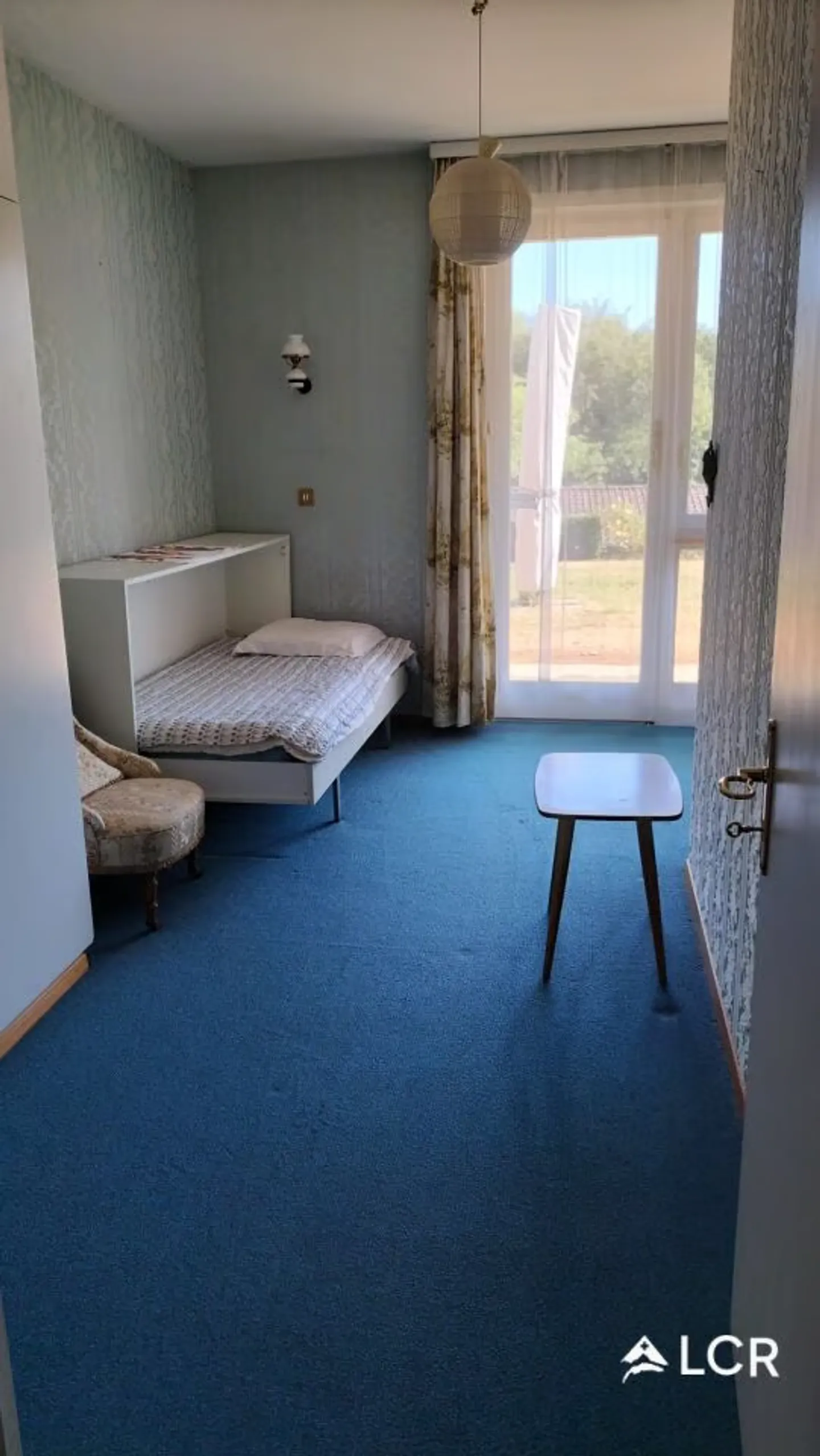 Furnished 7-room house with swimming pool - Photo 8 of 13