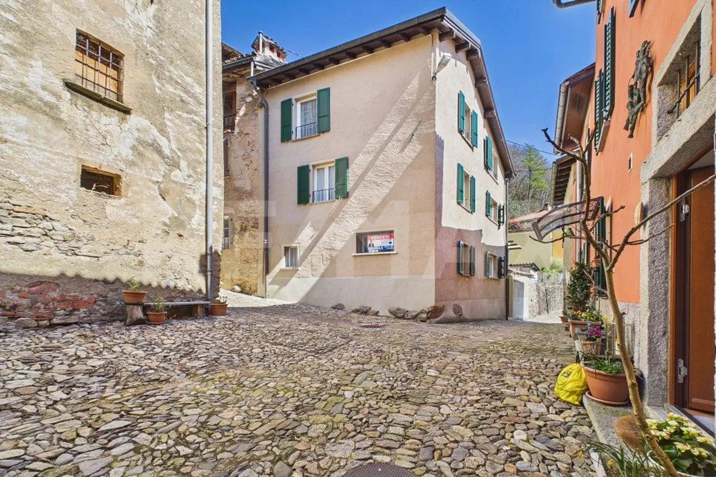 Renovated Ticino House with Garden and Expansion Possibility - Photo 1 of 13