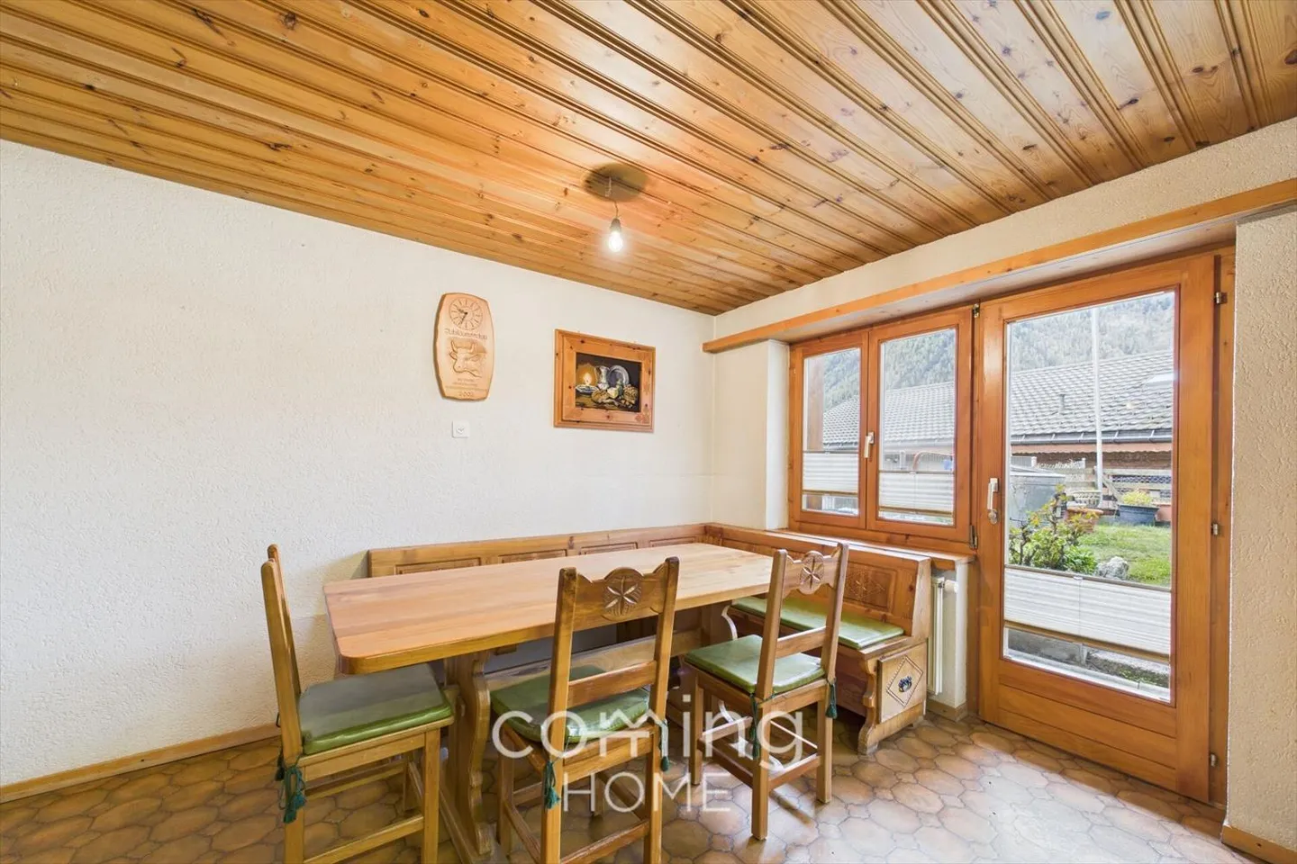 Casa spaziosa con vista a Stalden - Pace, sole e opportunità versatili - Foto 3 di 13