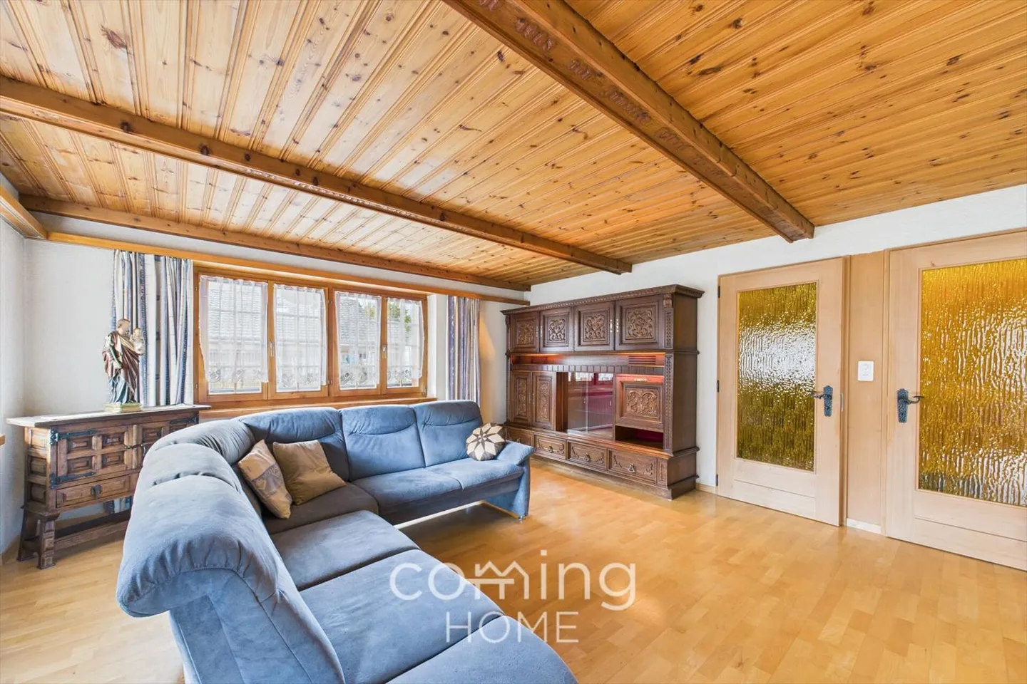 Casa spaziosa con vista a Stalden - Pace, sole e opportunità versatili - Foto 2 di 13