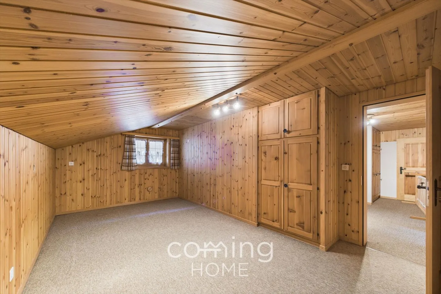 Casa spaziosa con vista a Stalden - Pace, sole e opportunità versatili - Foto 11 di 13