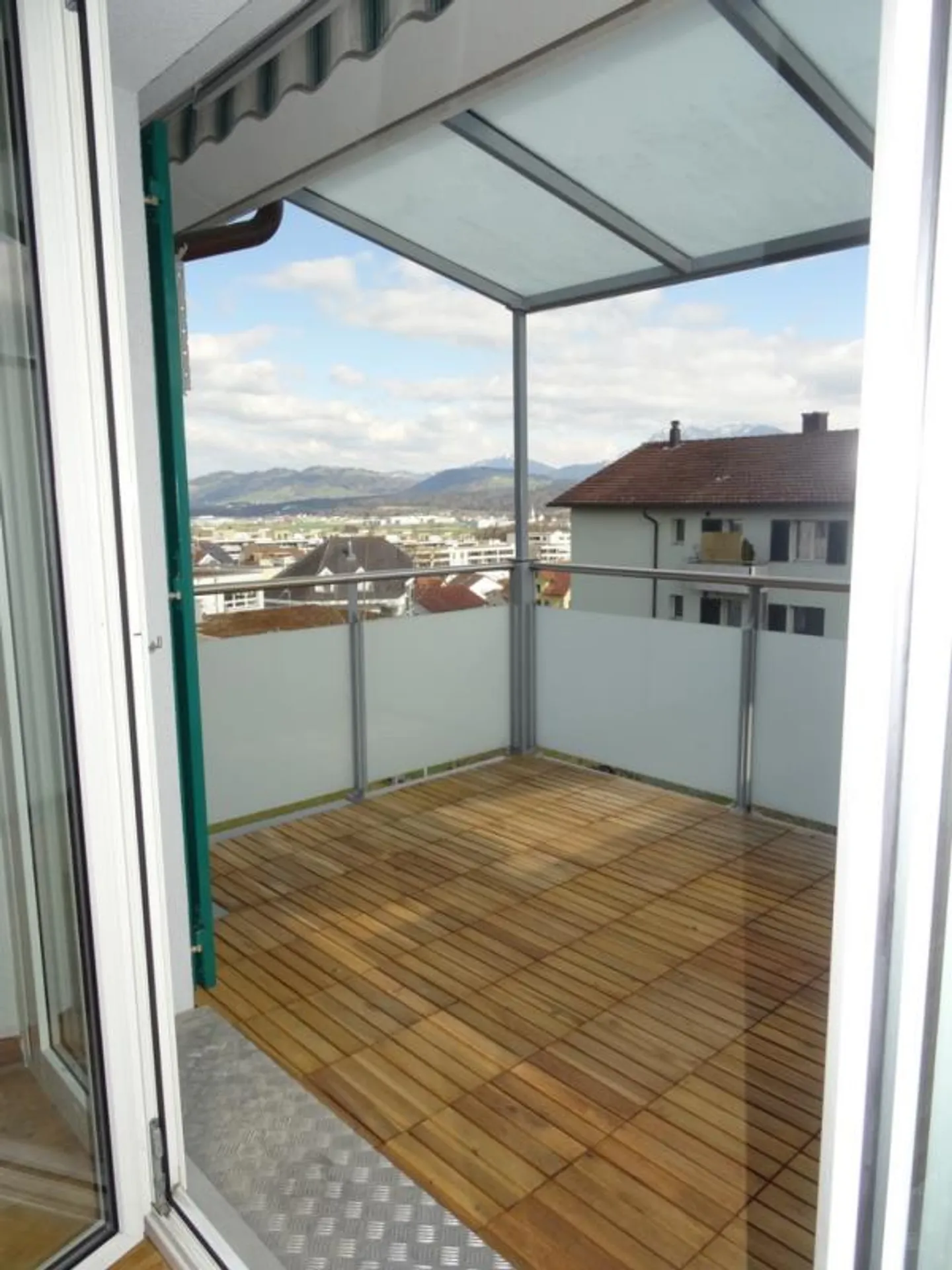 Family Apartment in the Popular Erlen Quarter - Photo 4 of 8