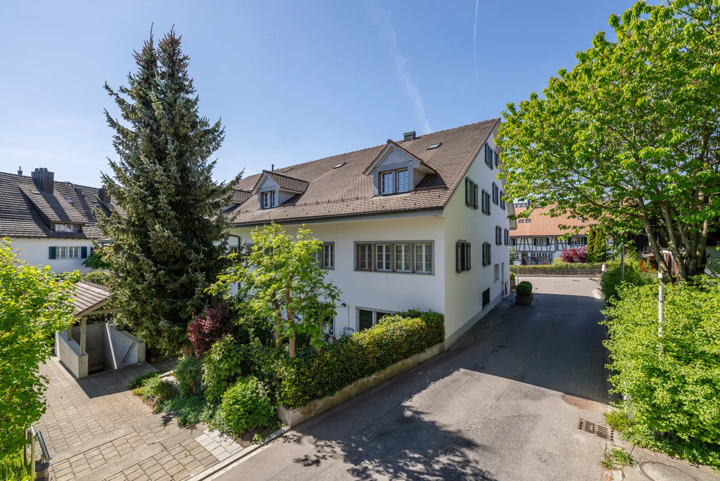 Helle Duplexwohnung in Uitikon - Foto 10 von 11