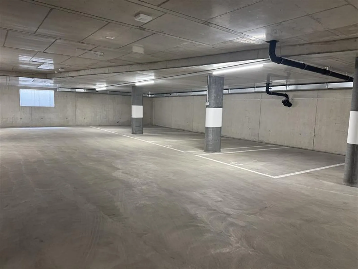 Posti auto in prossimità della stazione ferroviaria - Foto 3 di 6