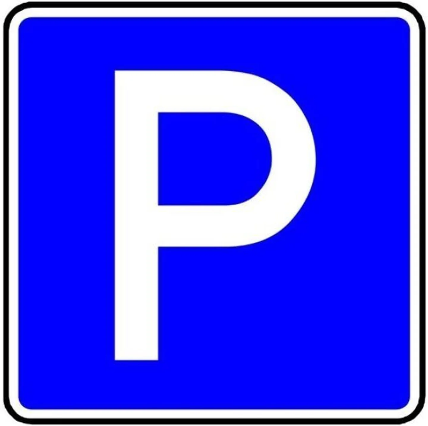 Posti auto in prossimità della stazione ferroviaria - Foto 1 di 6
