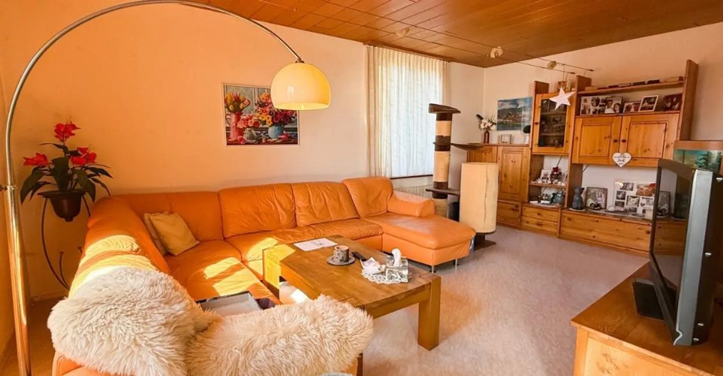 Proprietà di investimento con storia e futuro - Casa plurifamiliare con riserva di terreno a Luterbach - Foto 2 di 13