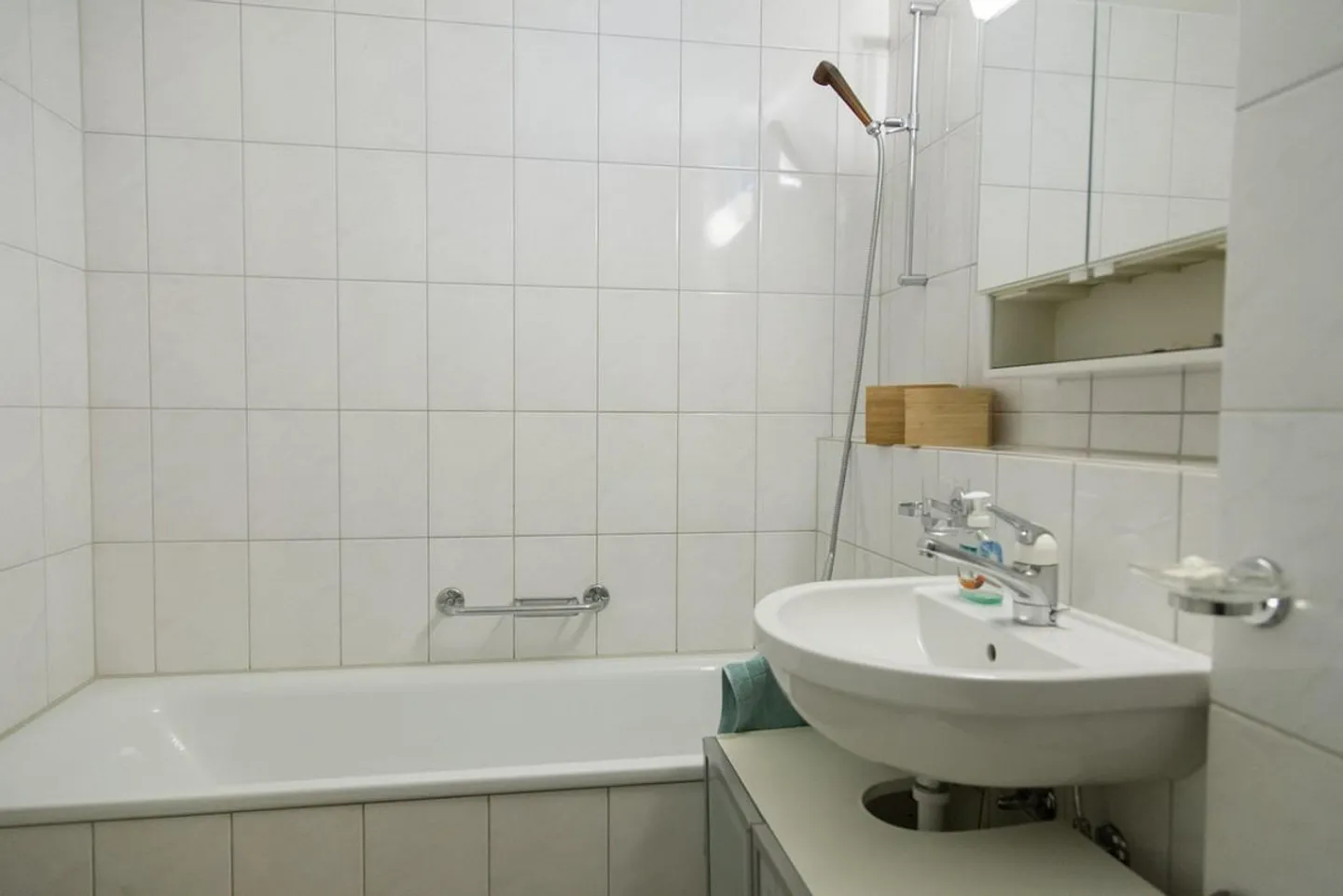 originelle Dachwohnung mit Galerie - Foto 8 von 10