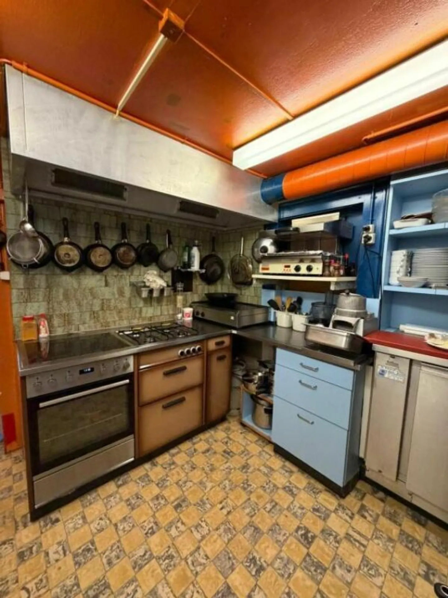 Two-family house with commercial property and building plot - Photo 4 of 15