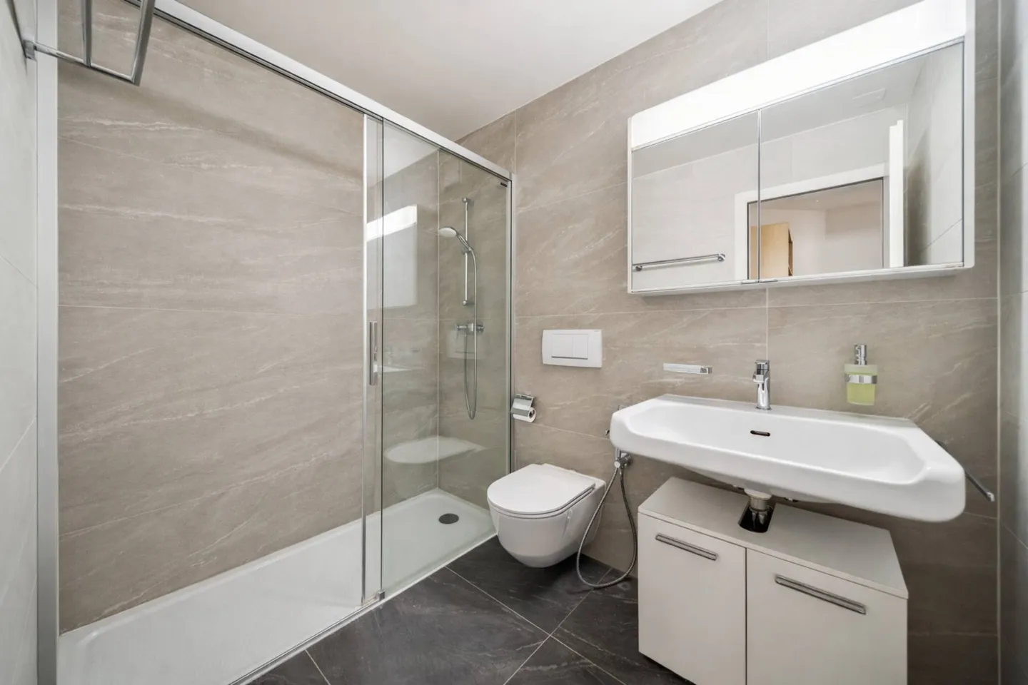 Appartement Familial avec Vue sur le Lac - Photo 7 sur 13