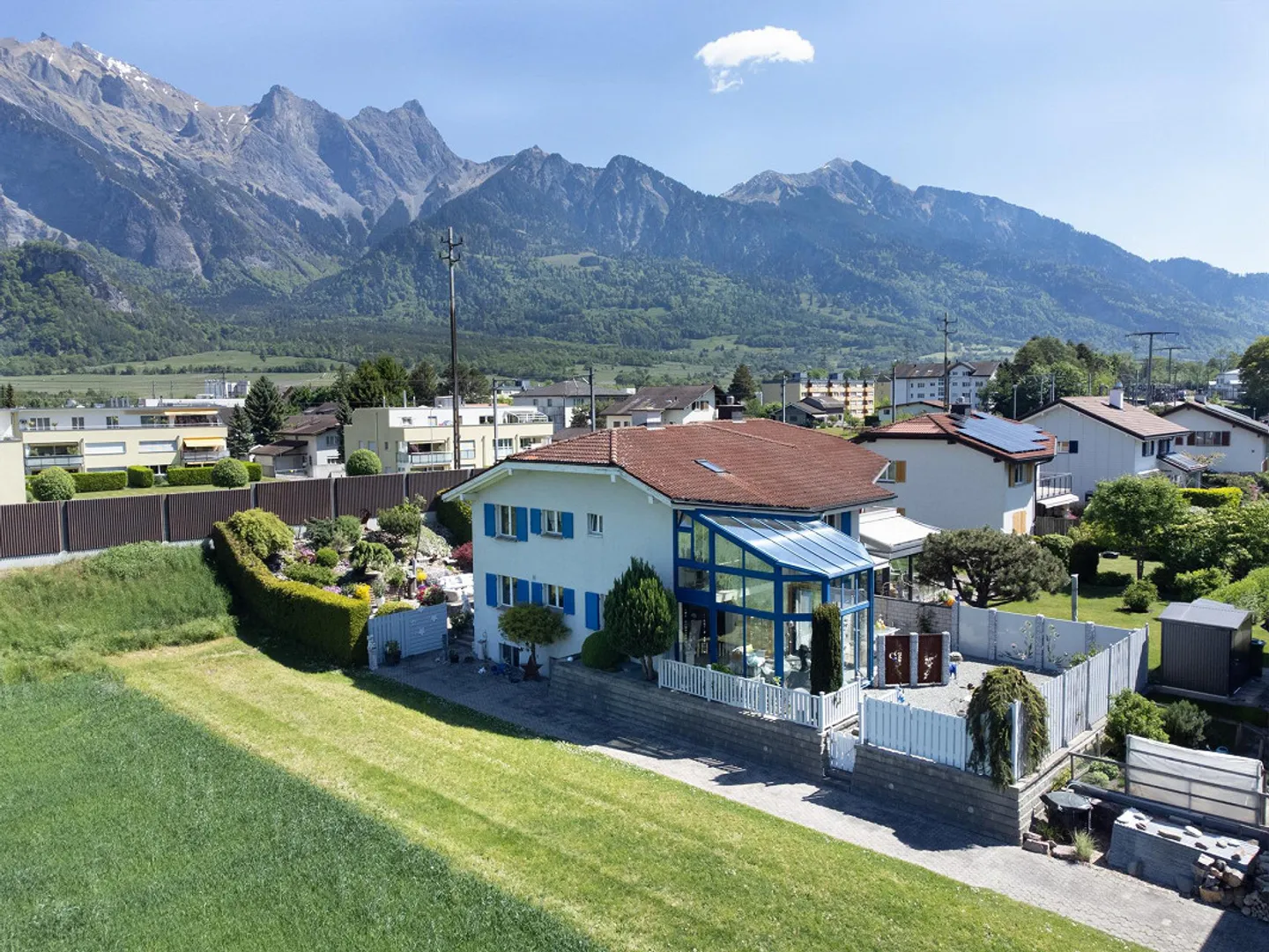 Maison 6,5 pièces avec jardin d'hiver et vue panoramique - Photo 2 sur 30
