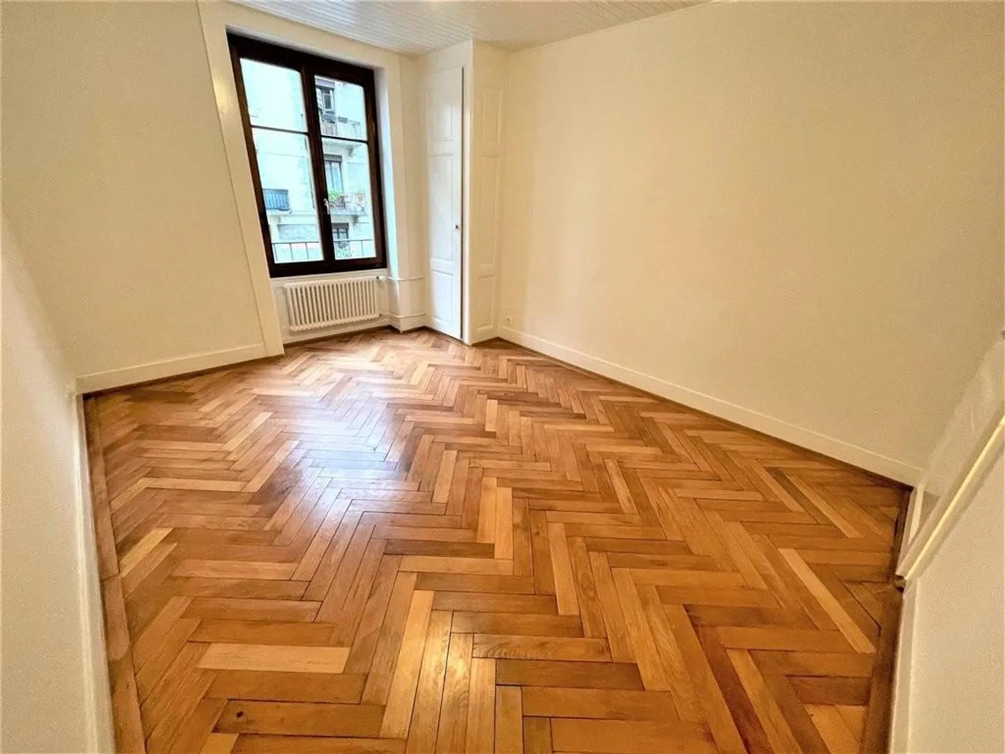 Close to Cornavin Station - Photo 4 of 8