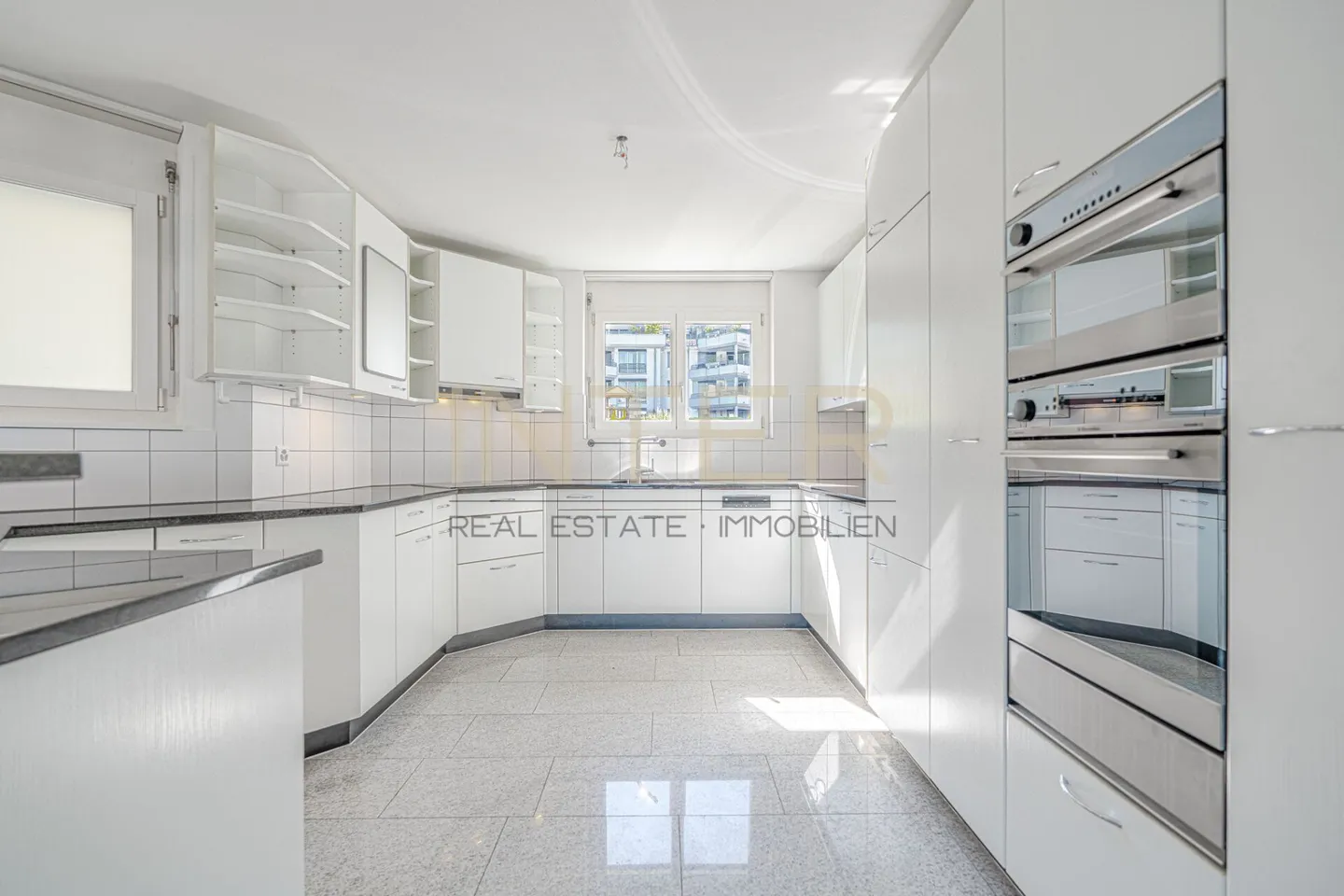 202m² Maison de rêve au centre de Root - Appartement 5.5 pièces - Photo 8 sur 17