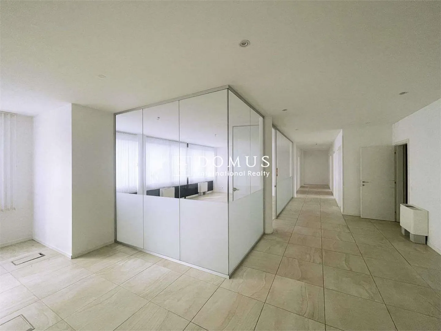 Spacious office in commercial area - Photo 1 of 7