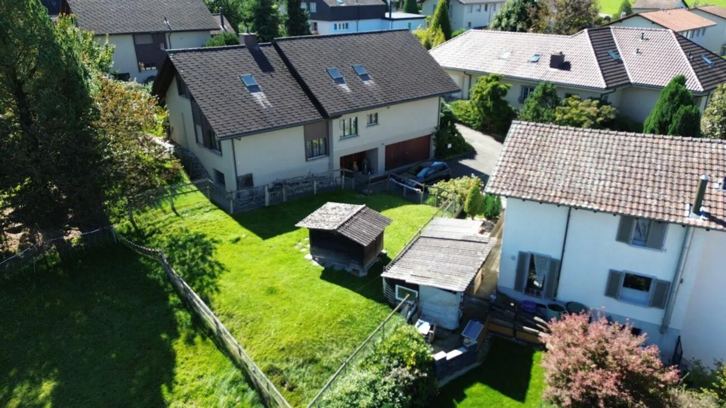Spazioso paradiso familiare con idillio giardino a Huttwil - Foto 16 di 17