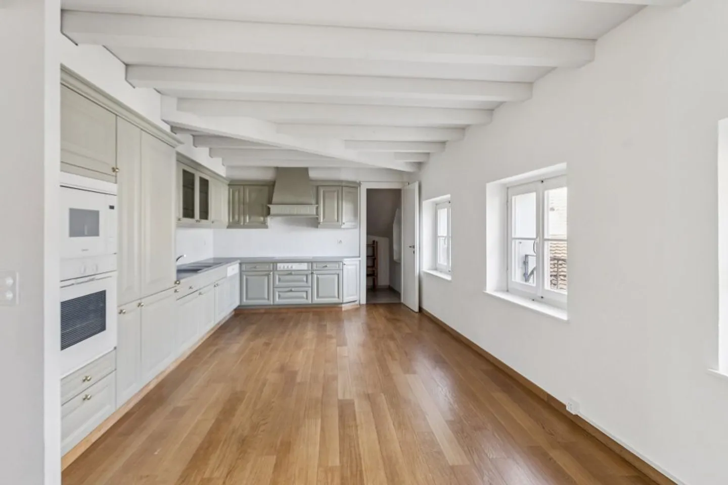 Magnificent 6-Room Duplex in the Heart of Aubonne - Photo 7 of 13