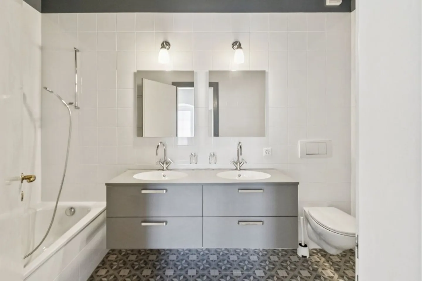 Magnificent 6-Room Duplex in the Heart of Aubonne - Photo 11 of 13