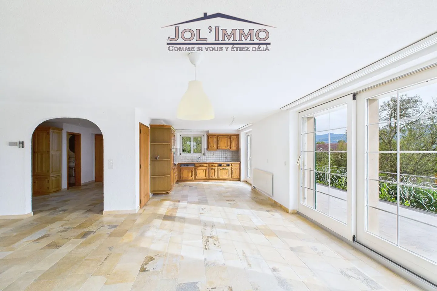Grande maison de 5.5 pièces avec vaste terrain et vue dégagée à Miécourt - Photo 7 sur 13
