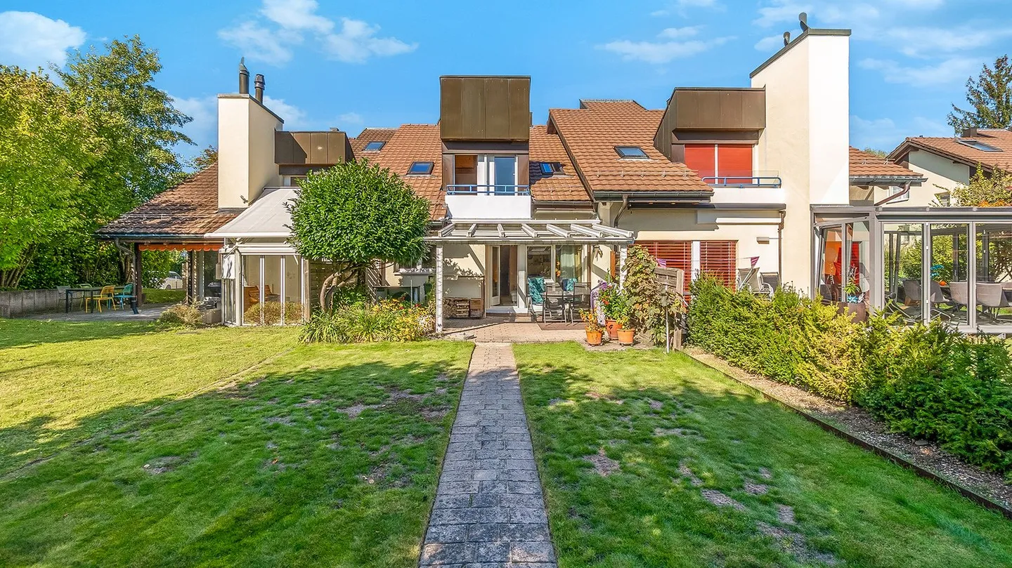 Platz für die ganze Familie: 5.5-Zimmer EFH mit Garten - Foto 3 von 11