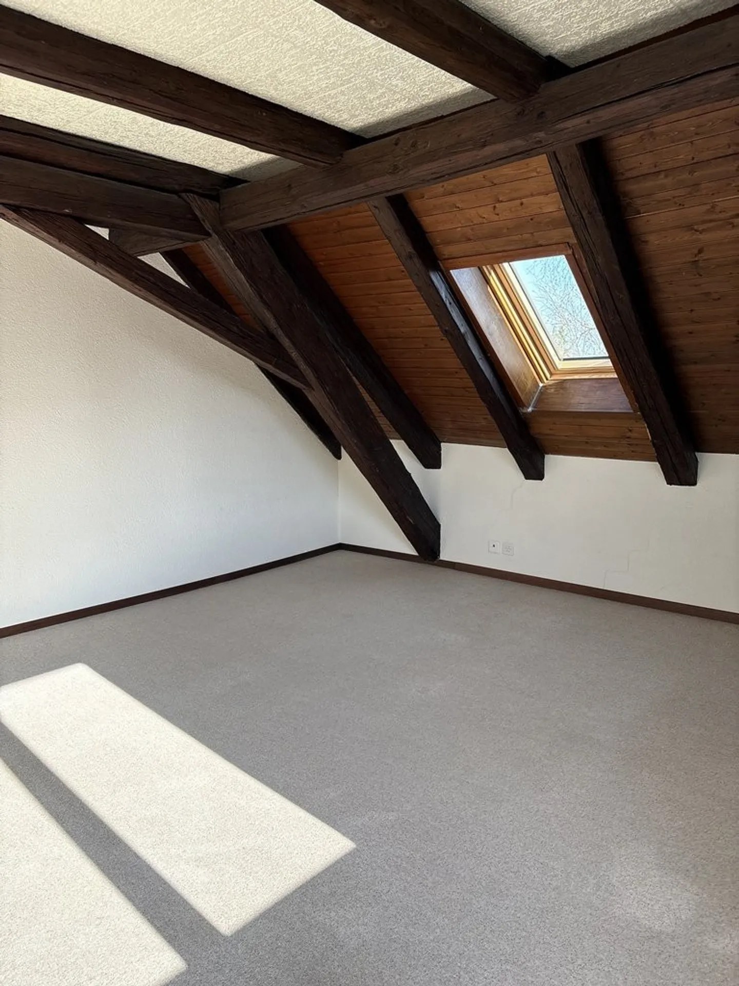 Incantevole appartamento con travi a vista - limitato fino al 30.06.2026 - Foto 11 di 11