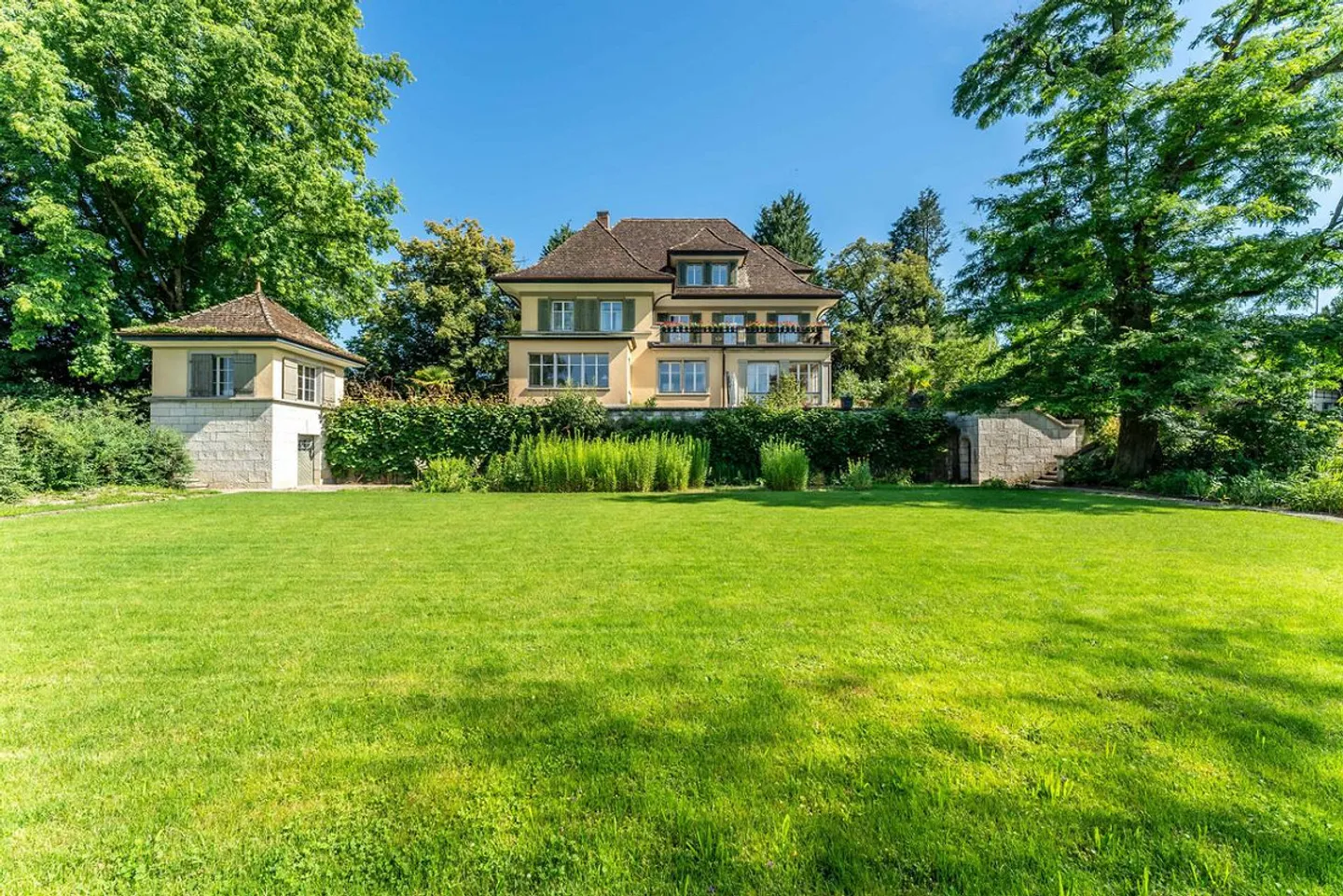 Elegante Villa in Neuhausen - Foto 2 von 15