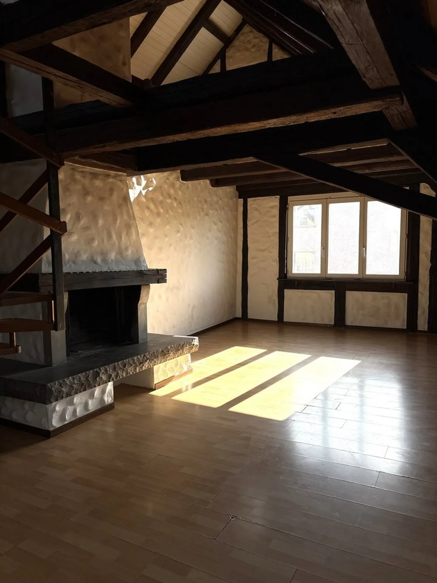 Incantevole appartamento con travi a vista - limitato fino al 30.06.2026 - Foto 6 di 11