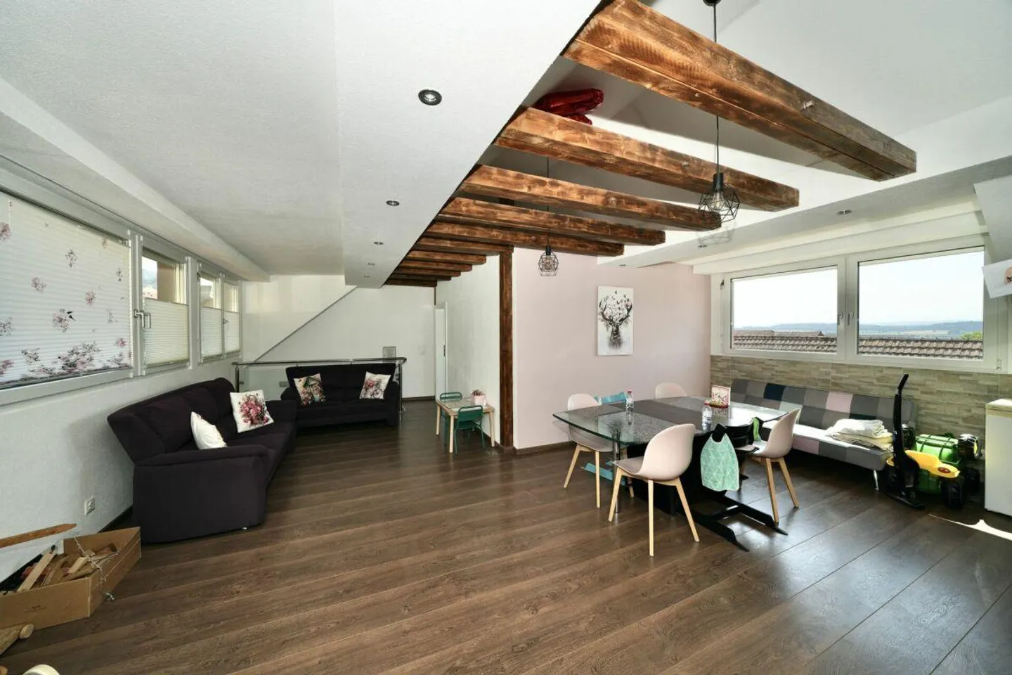 SPACIOUS 4.5-ROOM APARTMENT IN A DESIRABLE AND QUIET LOCATION - Photo 4 of 7