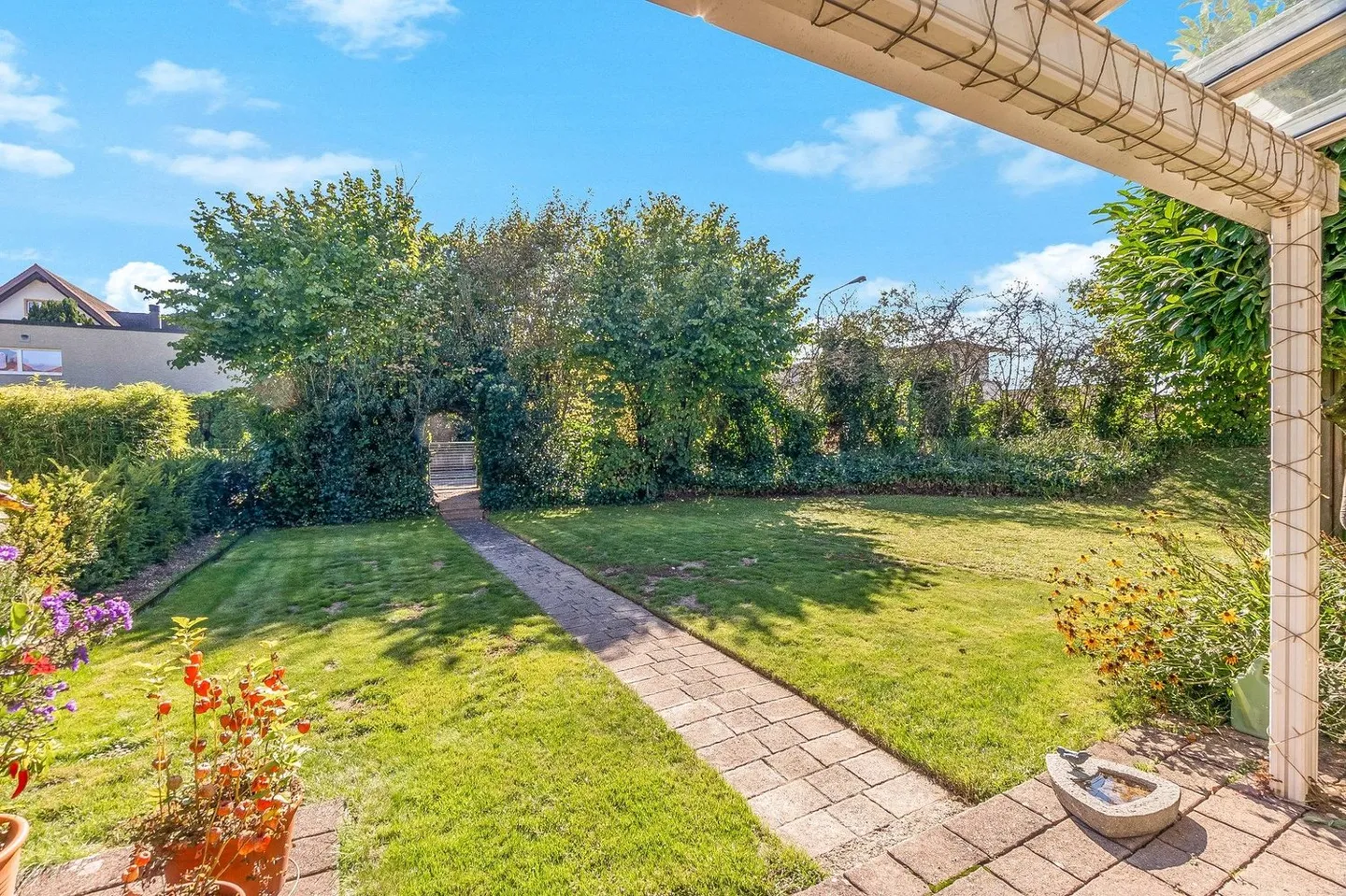 Platz für die ganze Familie: 5.5-Zimmer EFH mit Garten - Foto 4 von 11