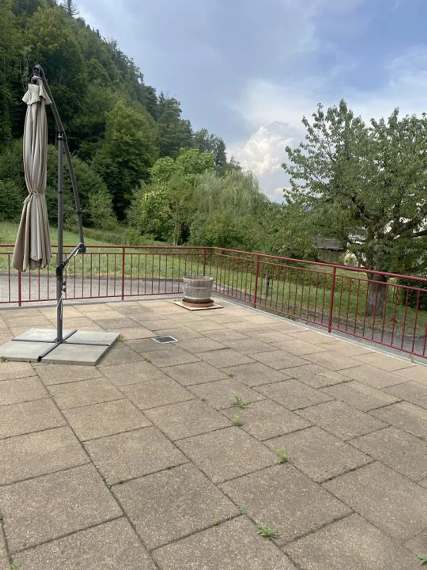 VIVERE IN UNA POSIZIONE TRANQUILLA CON UN GRANDE SPAZIO GIARDINO - Foto 8 di 9