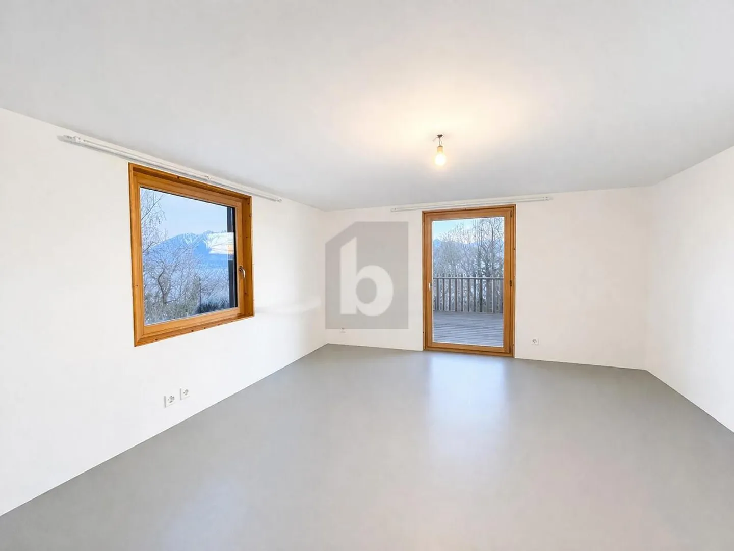 RENOVIERT, STUNNENDE SEEBLICK IM HERZEN VON LAVAUX - Foto 5 von 6