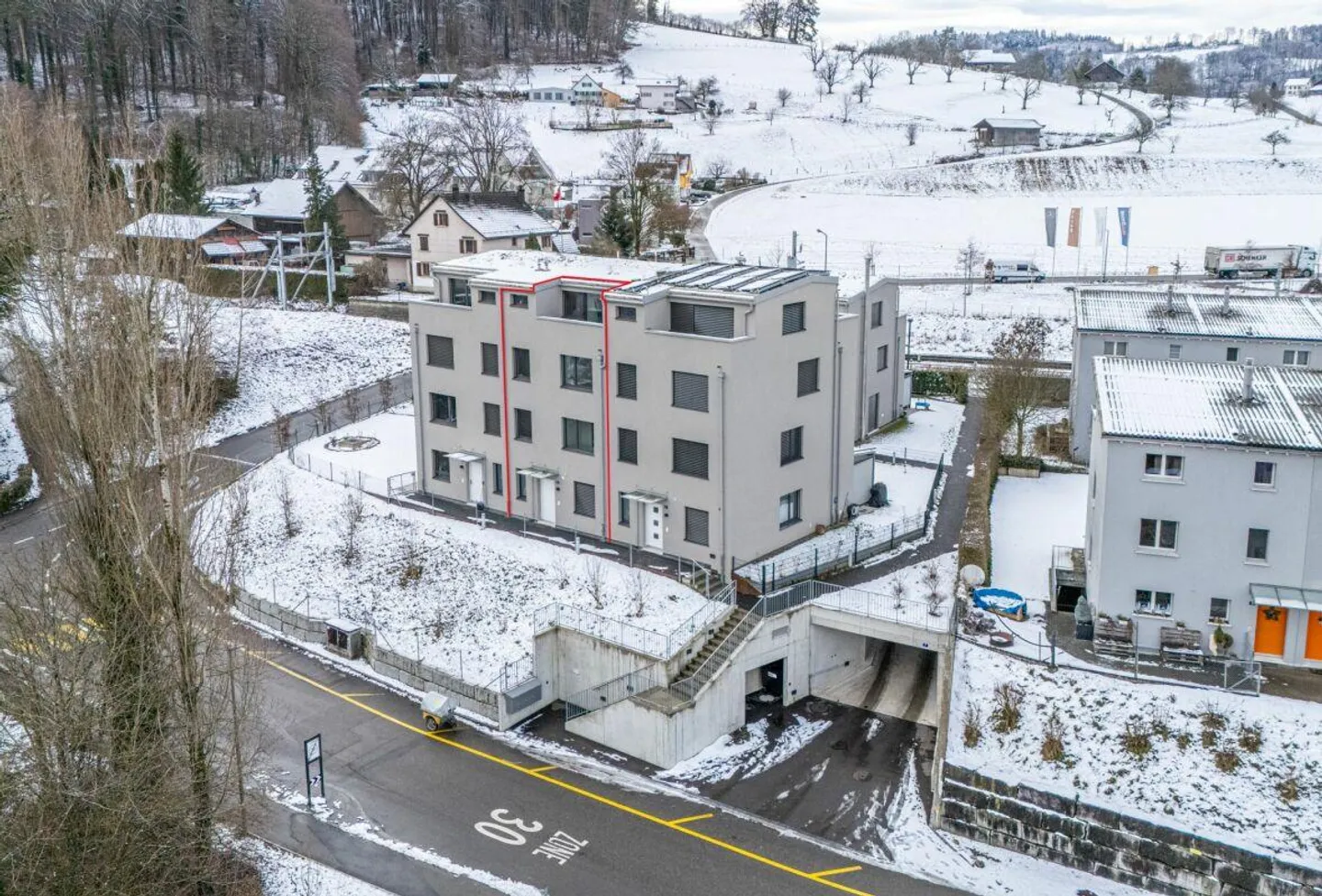 Maison de famille en terrasse moderne de 7,5 pièces directement au bord de la zone de conservation de la nature - Photo 2 sur 26