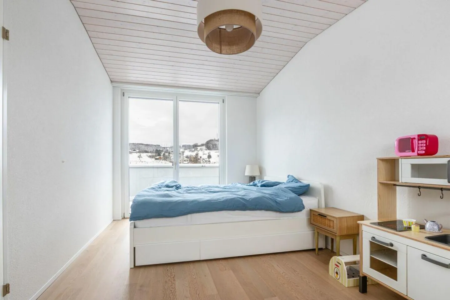 Maison de famille en terrasse moderne de 7,5 pièces directement au bord de la zone de conservation de la nature - Photo 14 sur 26