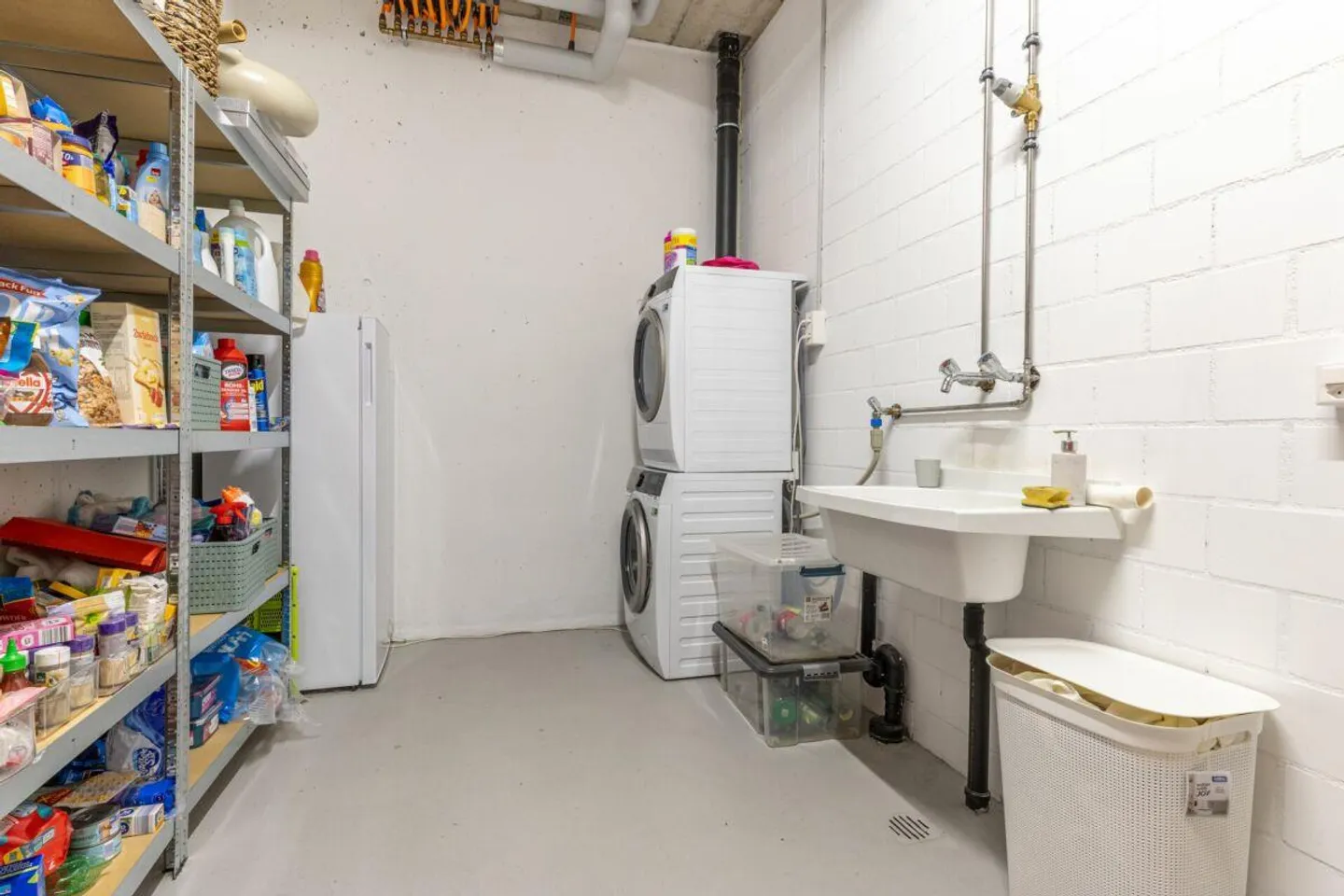 Maison de famille en terrasse moderne de 7,5 pièces directement au bord de la zone de conservation de la nature - Photo 18 sur 26