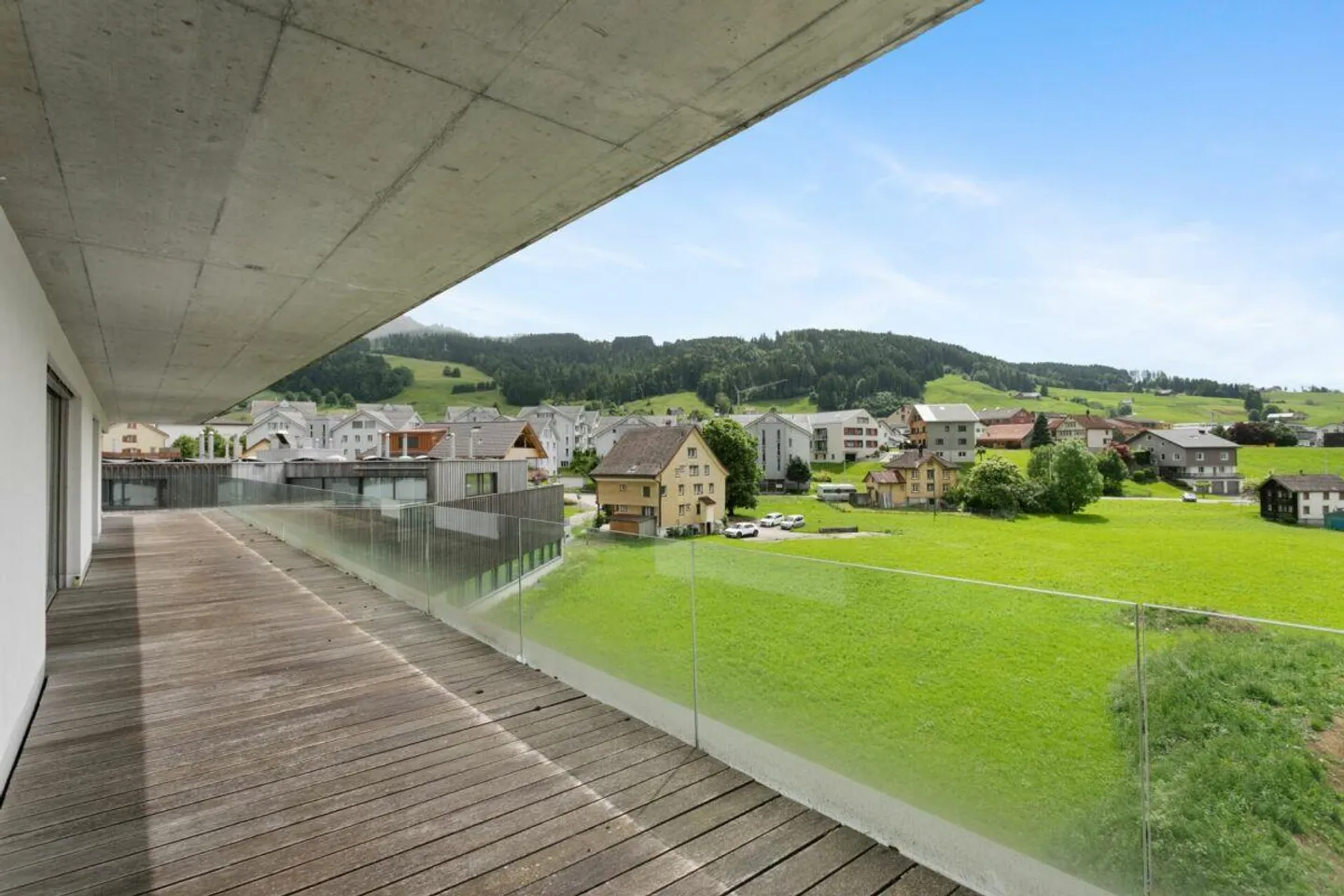 Einzigartiges Penthouse mit Rundumterrasse - urbanes Wohnen über den Dächern von Appenzell - Foto 1 von 6