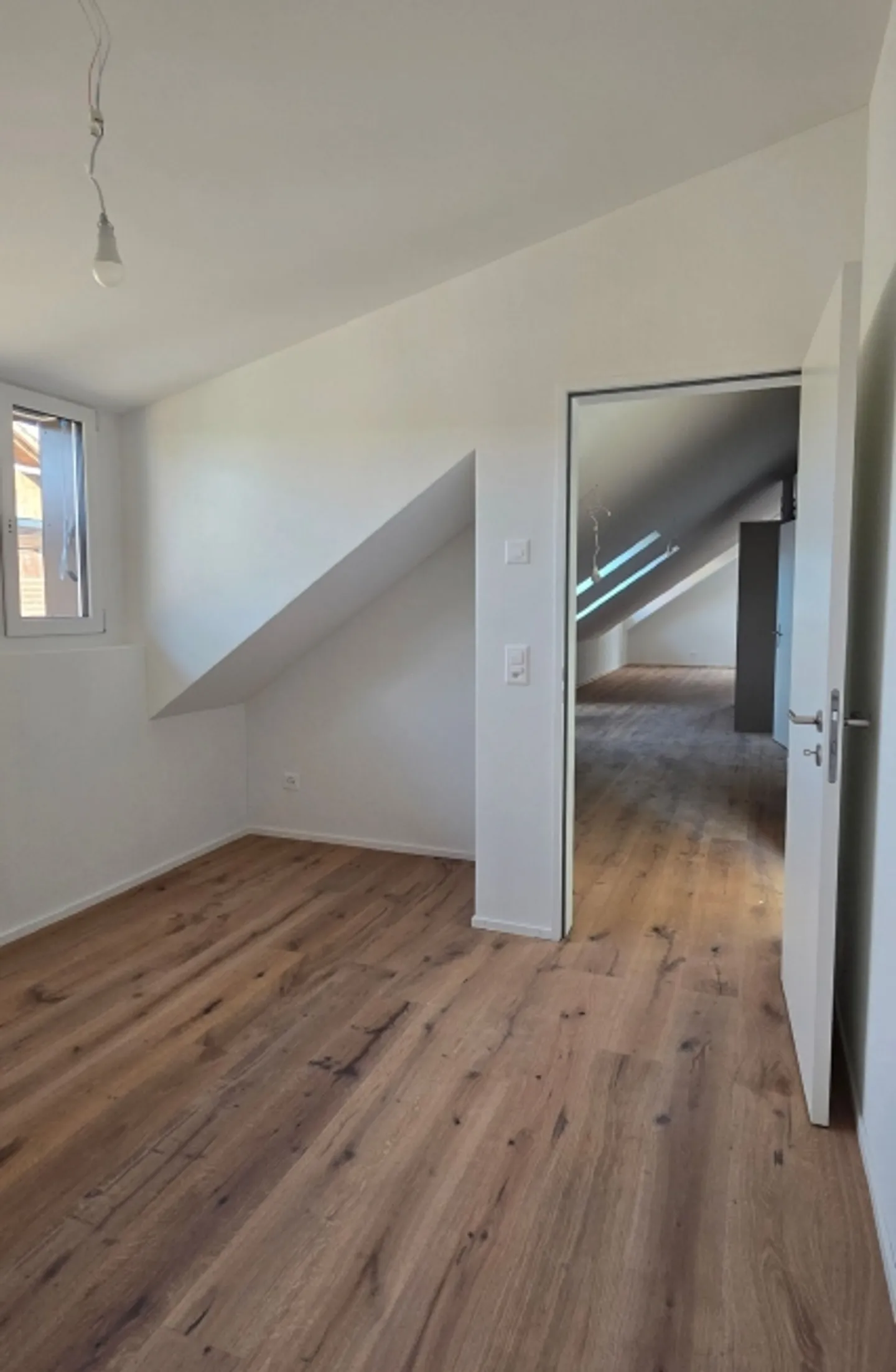 Light-Filled 3.5-Room Penthouse in Mettmenstetten - Photo 7 of 13