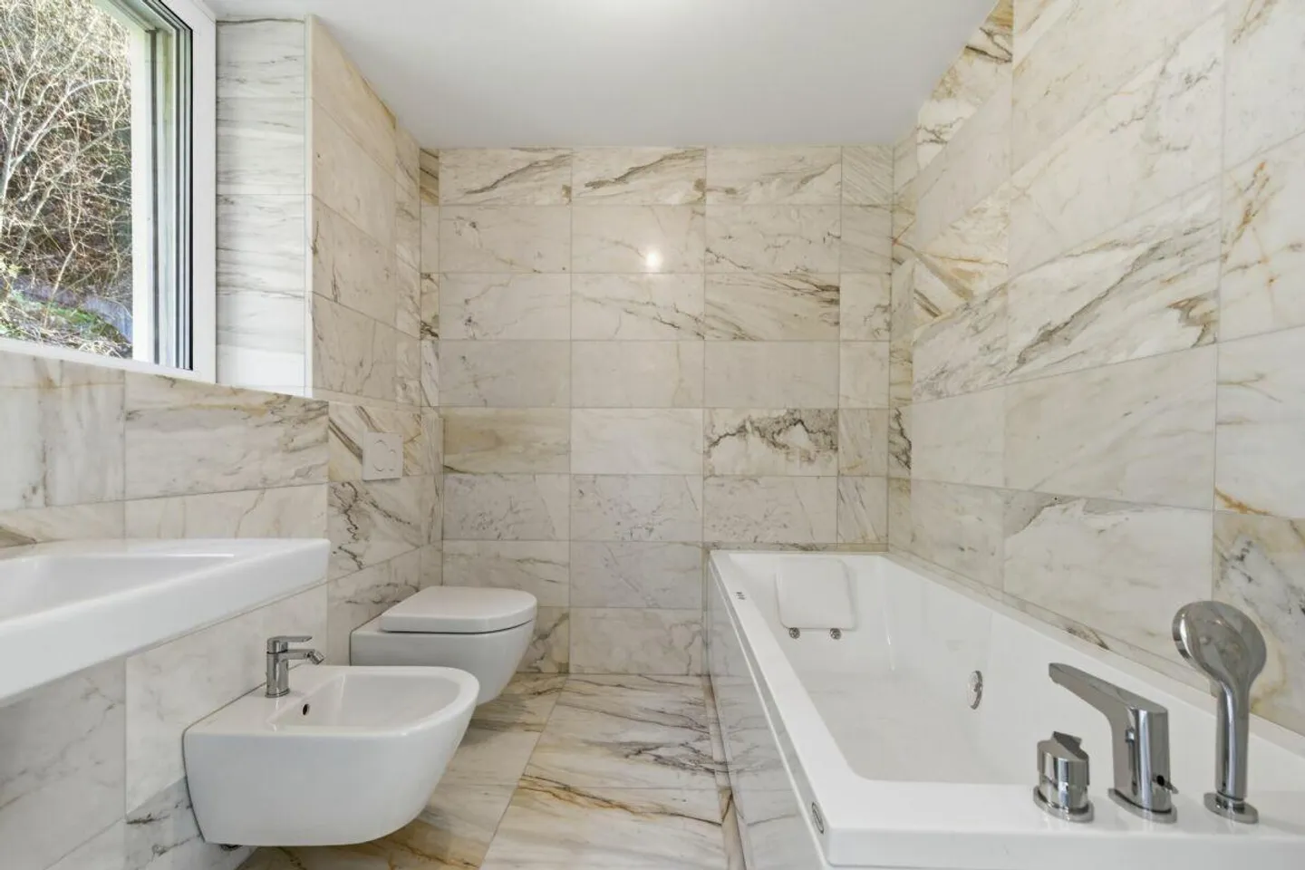 Residenza Ceresio 52: Penthouse apartment with large panoramic terrace - Photo 10 of 14