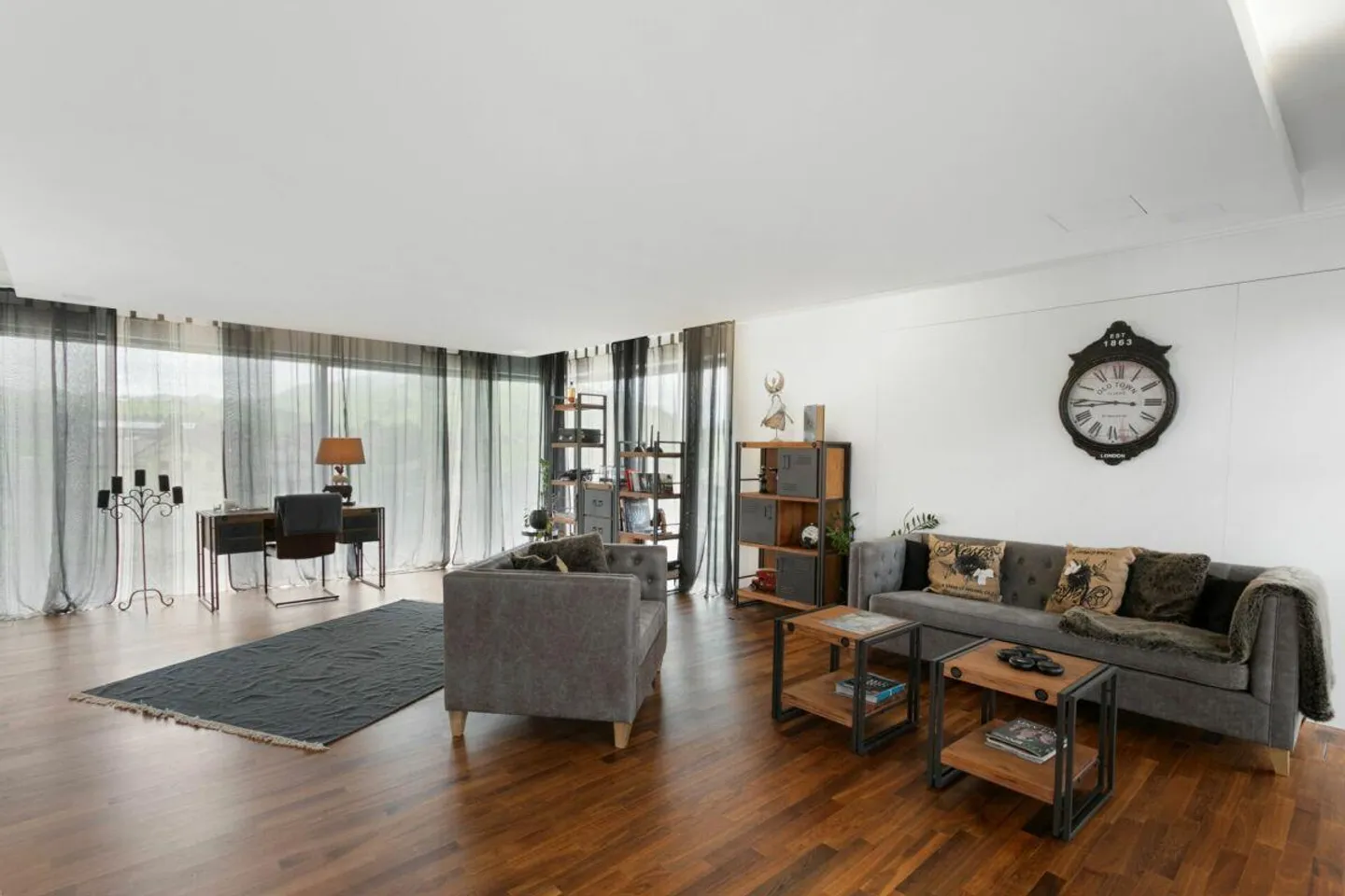 Einzigartiges Penthouse mit Rundumterrasse - urbanes Wohnen über den Dächern von Appenzell - Foto 3 von 6