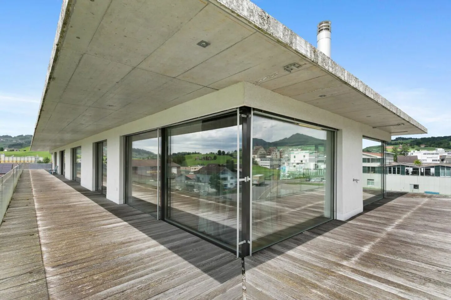 Einzigartiges Penthouse mit Rundumterrasse - urbanes Wohnen über den Dächern von Appenzell - Foto 6 von 6