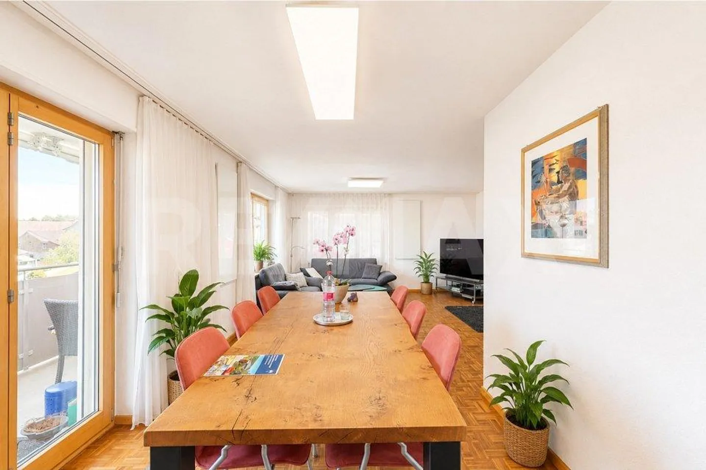 Charming 5.5-room single-family house with a wide view and a lot of potential - Photo 11 of 13
