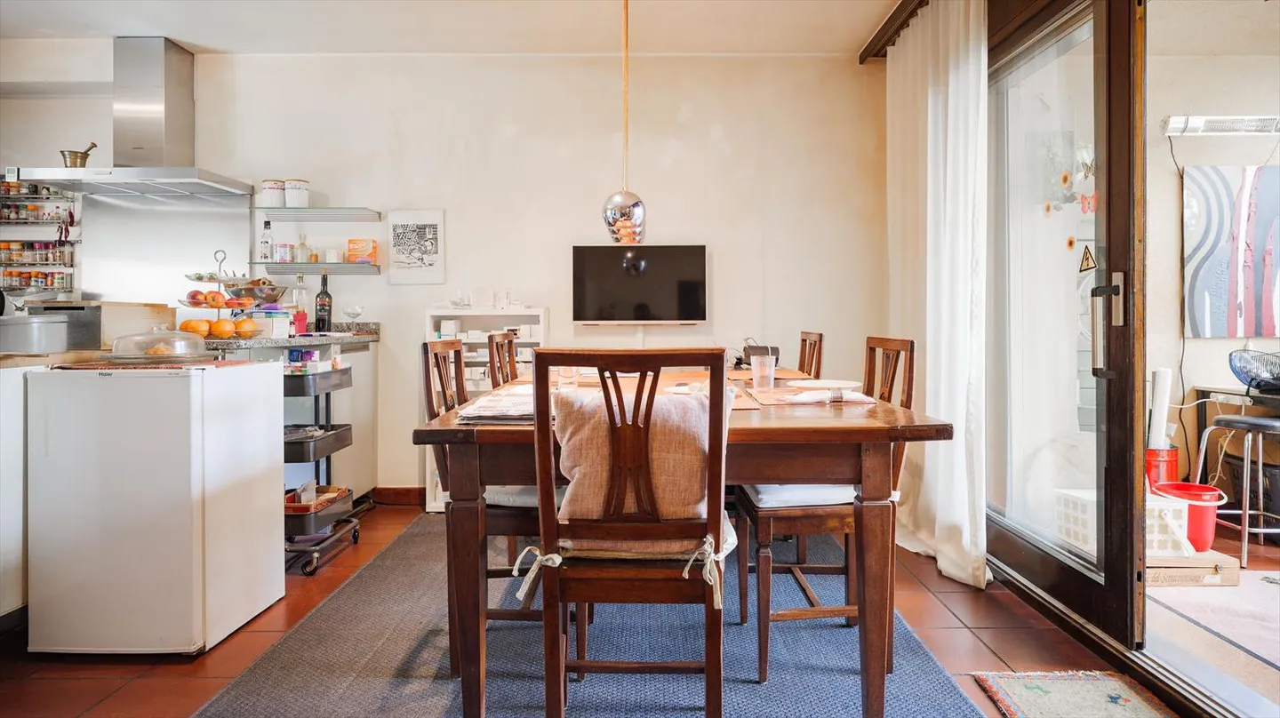 Splendida casa di 6 locali a Vezia - Foto 5 di 9