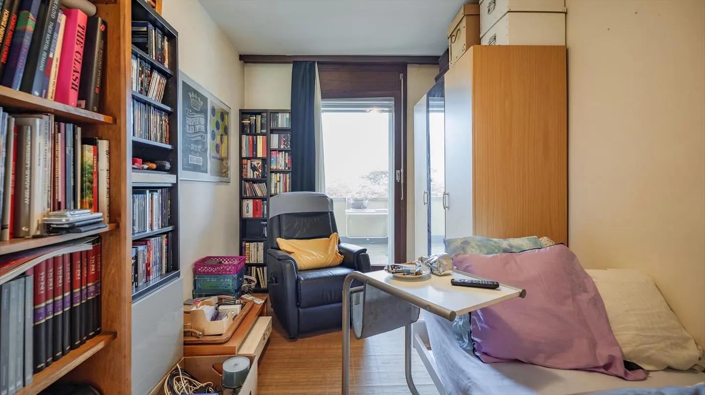 Splendida casa di 6 locali a Vezia - Foto 8 di 9