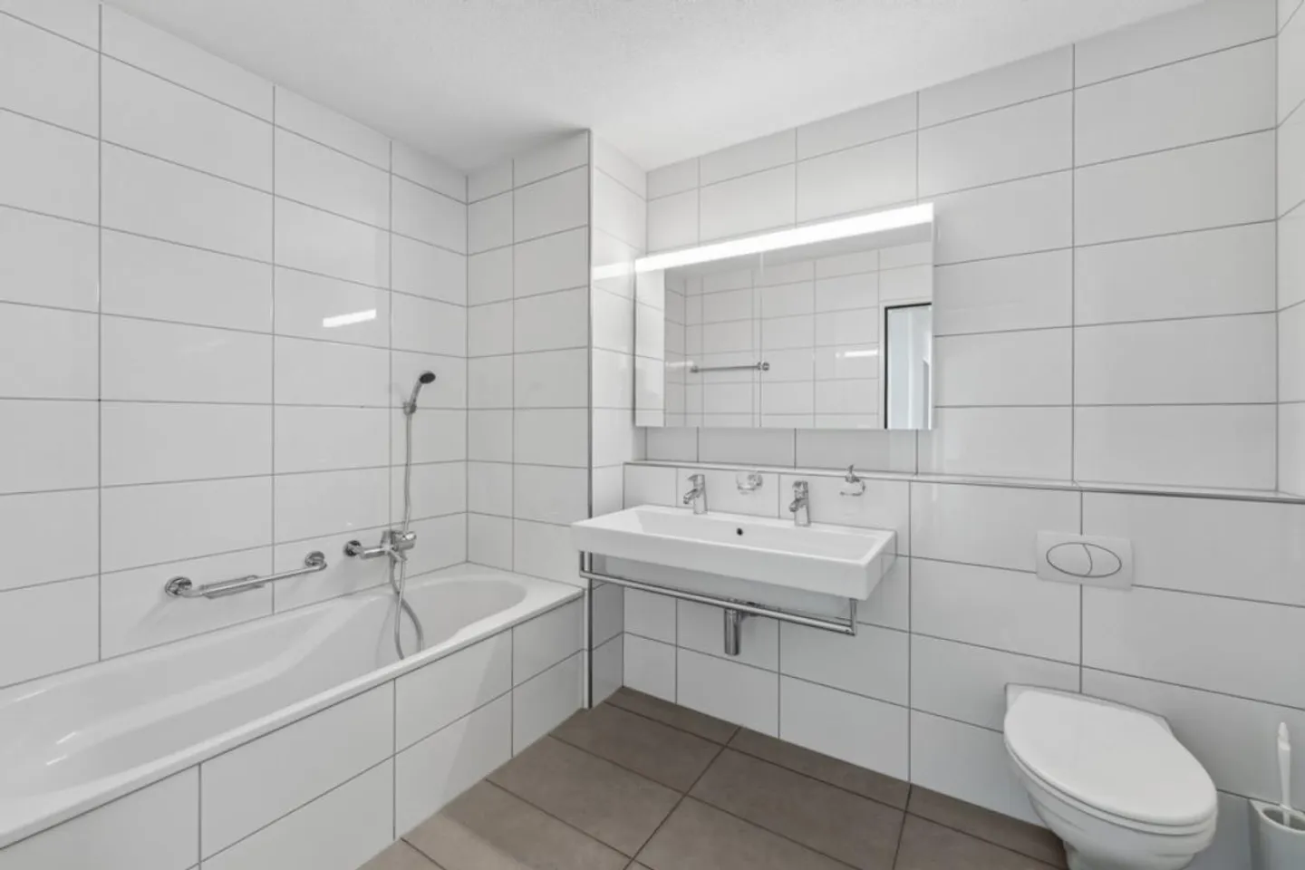 Moderno appartamento di 4,5 stanze con grande terrazza a Rothenburg - Foto 5 di 9