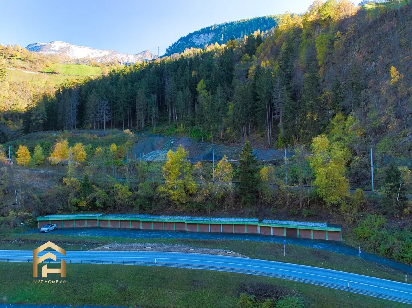 Practical garage box in the best location above the Betten valley station - Photo 7 of 13