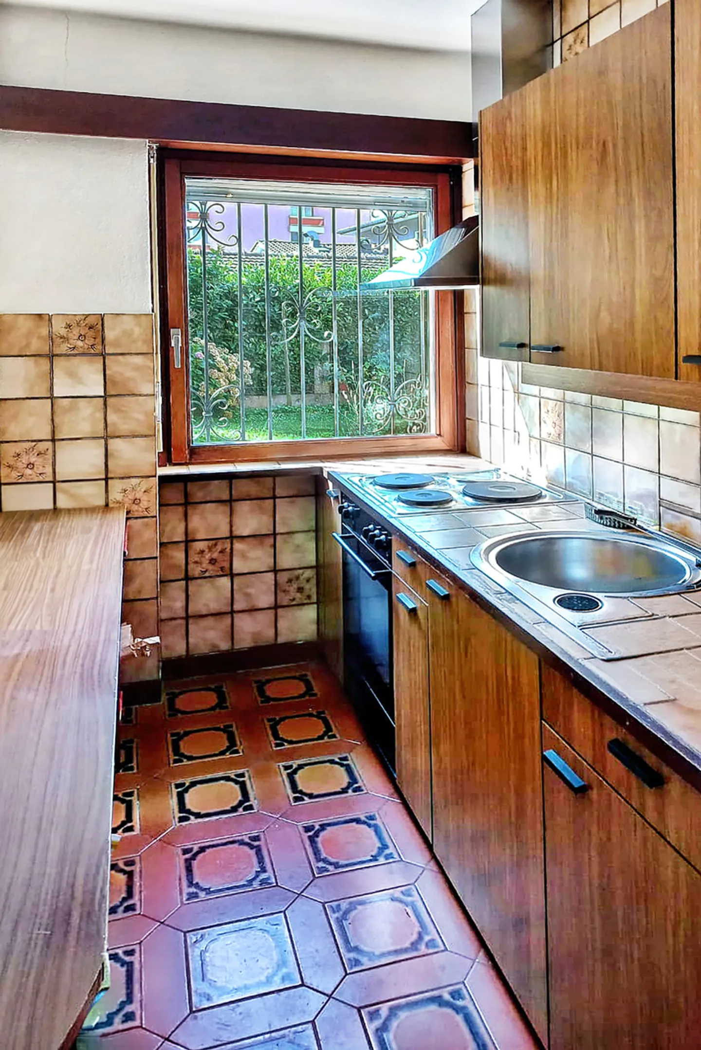 Two-family house with R4 plot in the center - Photo 6 of 13