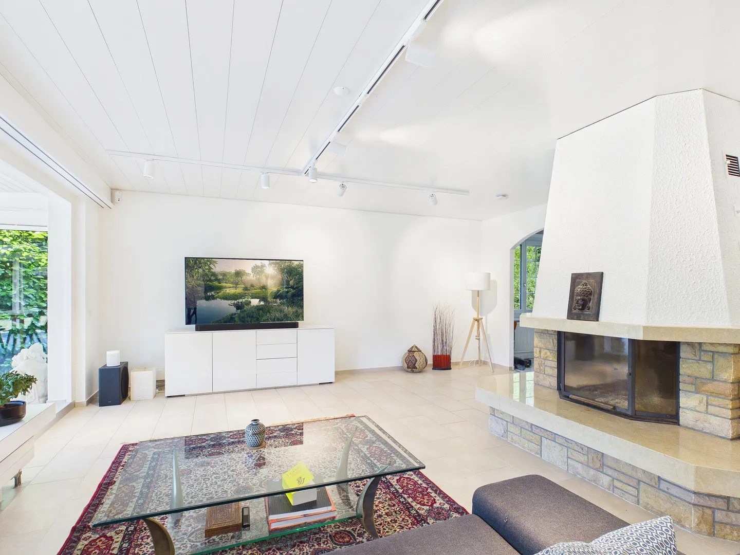 Detached single-family house with winter garden, fireplace, and sauna in a quiet location - Photo 3 of 13