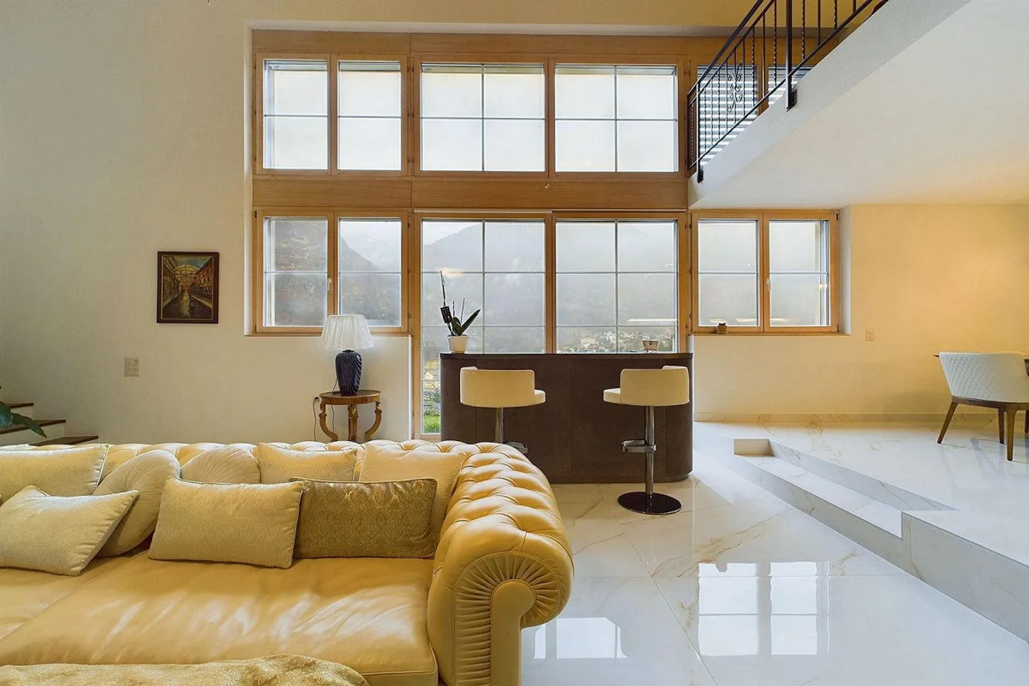 Villa da sogno con vista aperta a Roveredo, GR | Traumhafte Villa mit Panoramablick in Roveredo, GR - Foto 5 von 13