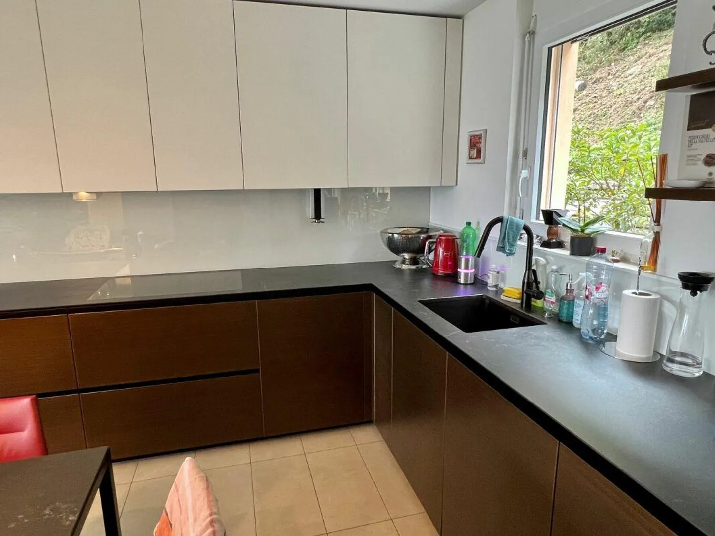 Elegant Townhouse with a View of Pura - Photo 4 of 11