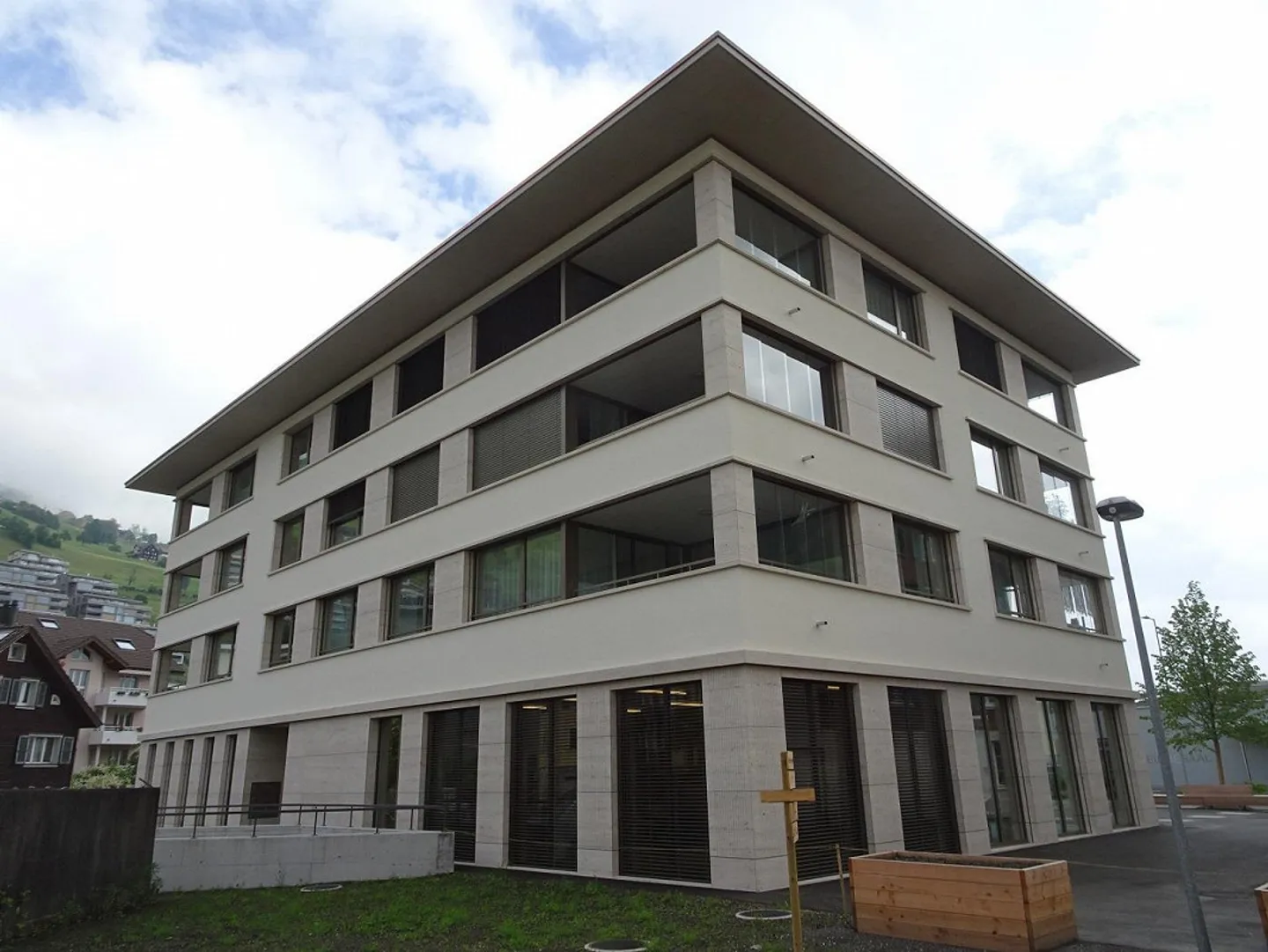 Modern 3.5 Room New Apartment in the Heart of Ennetbürgen - Photo 2 of 5