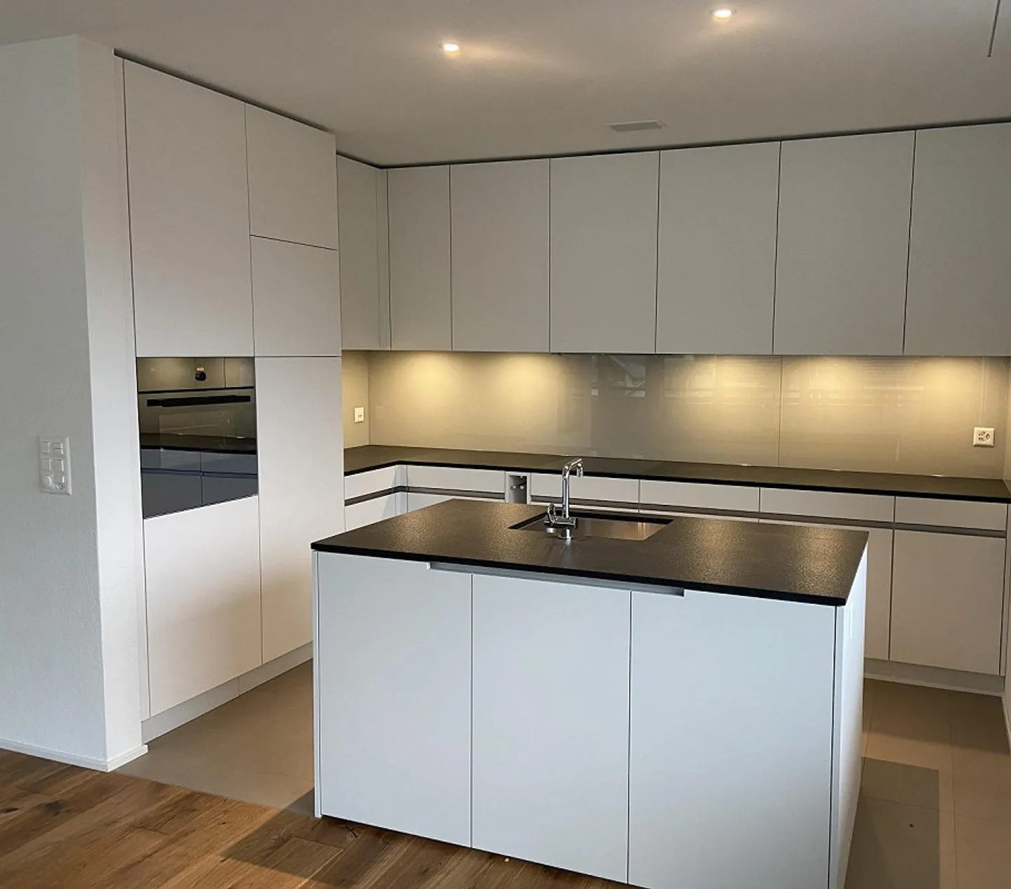 Modern 3.5 Room New Apartment in the Heart of Ennetbürgen - Photo 3 of 5