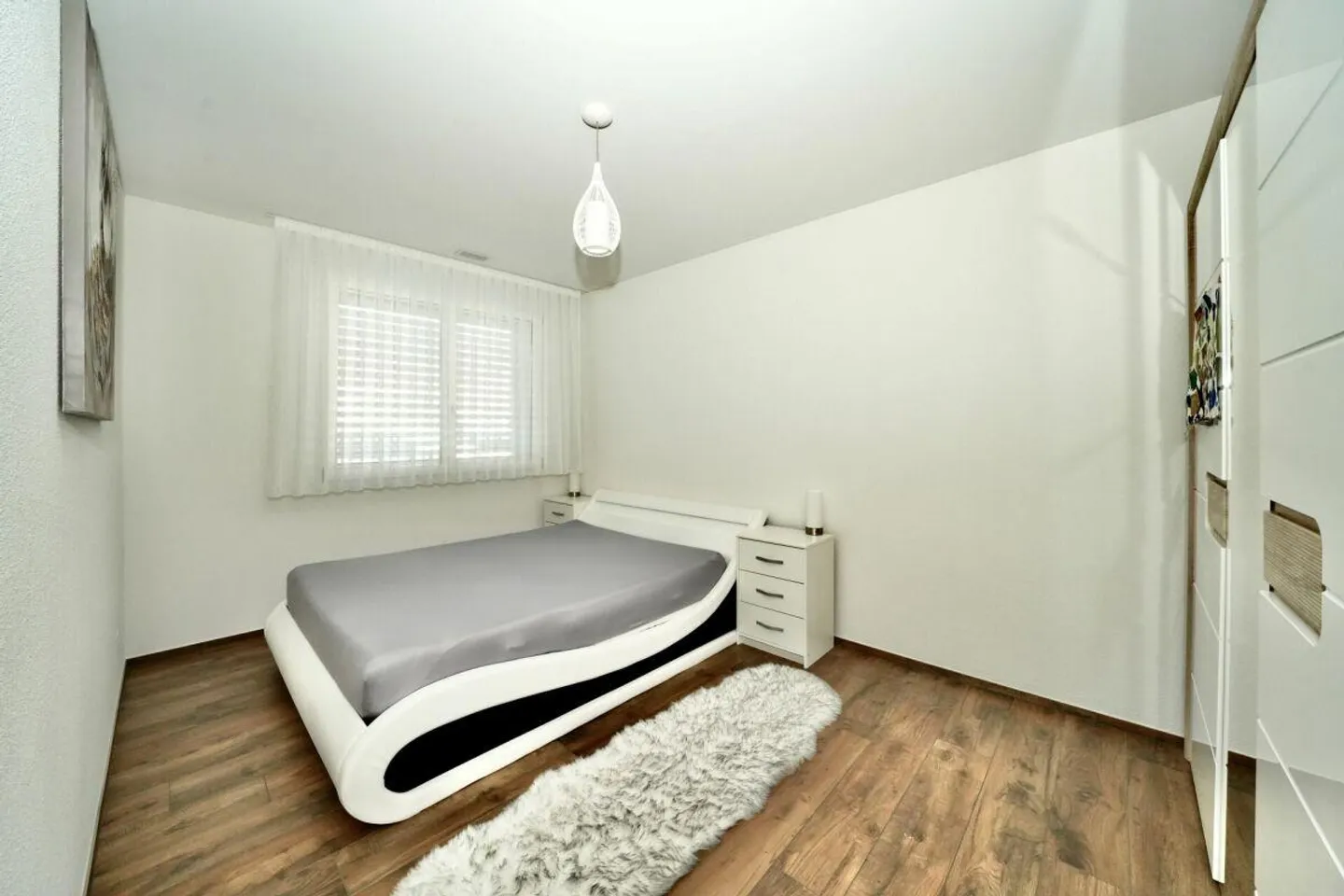 GROSSZÜGIGE 3.5-ZIMMERWOHNUNG IM OG MIT BALKON & GARTENANTEIL - Foto 4 von 6